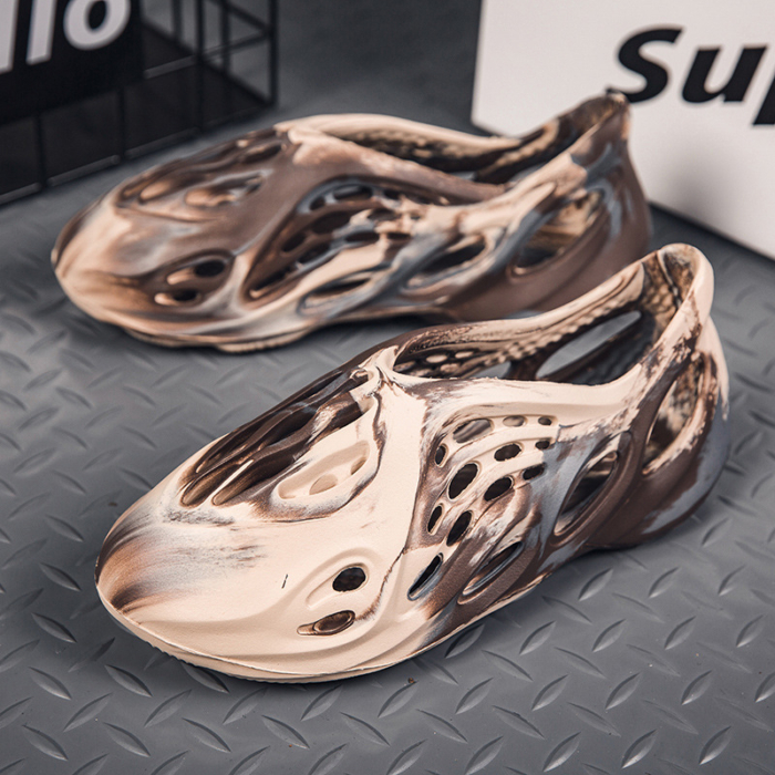 🆕 2025 ☀️ Summer ✨ new  camouflage "hole shoes" (ventilated )  trendy  couples  outdoor  Roman sandals  beach shoes 🛍️